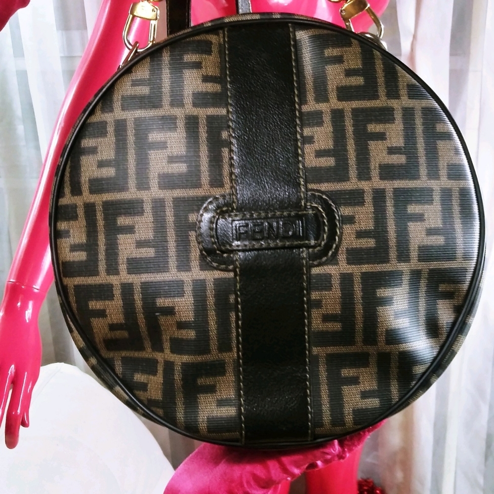 ⭕SALE⭕LIMITED EDITION CROSSBODY FENDI ZUCCA 🔥🔶⚫